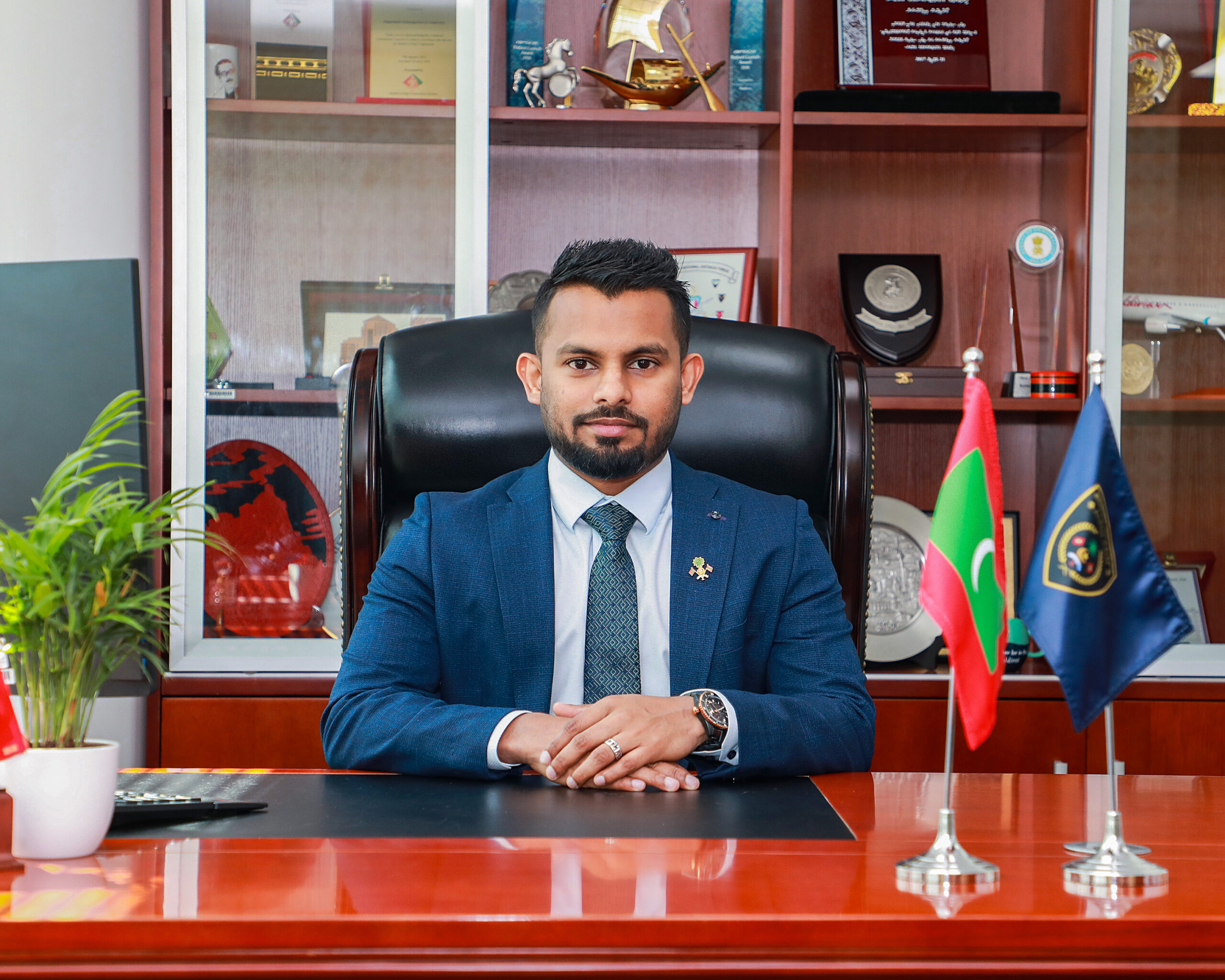 އިމިގްރޭޝަން ކޮންޓްރޯލަރ ޝަމްއާން ވަކިކޮށްފި